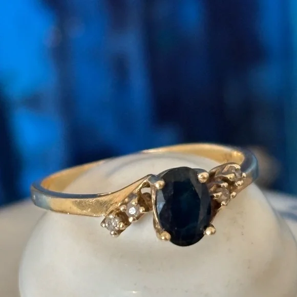 10k Gold and SapphireWomen's Ring - Picture 5 of 9